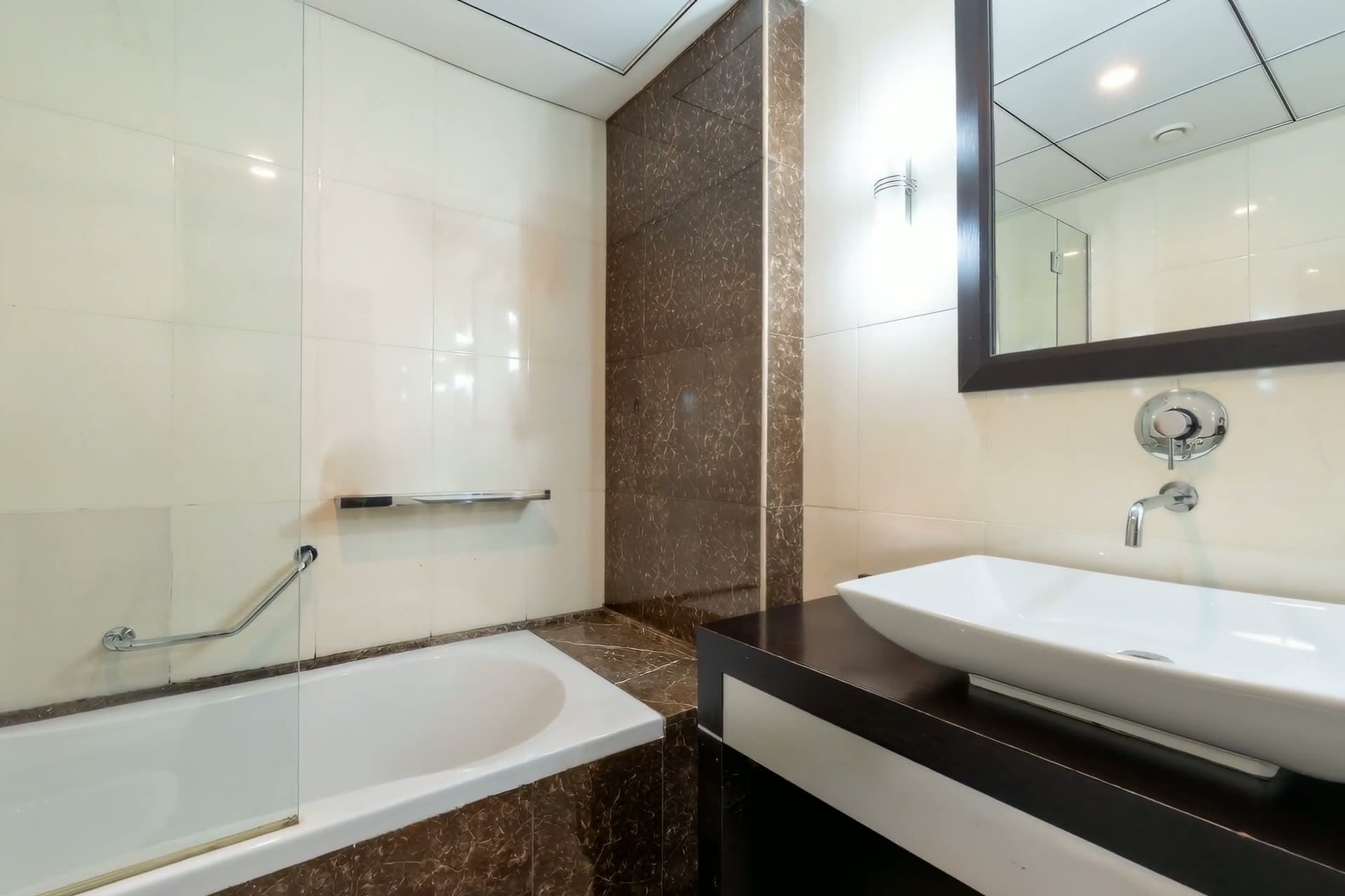 Bathroom, Camera Movement